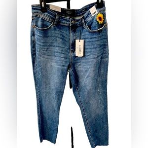 Judy Blue sunflower high waisted relaxed jeans. Size 13/31